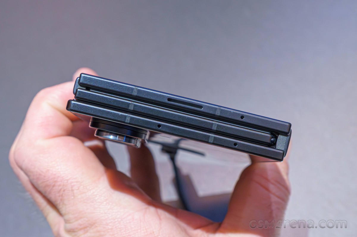 삼성, 갤럭시 Z 트라이폴드 미국 재고 확보