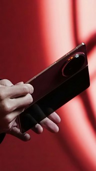 아너 매직 V6, MWC 출시 전 공개