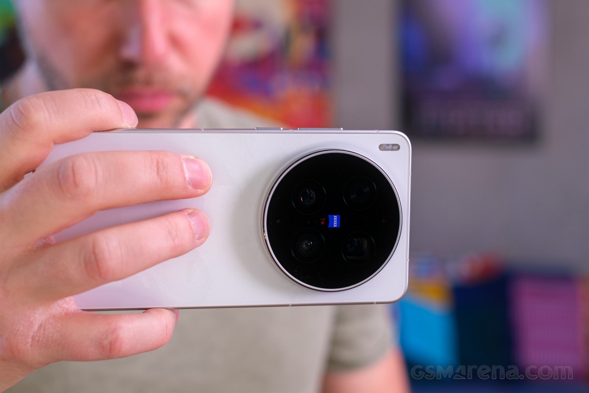 비보, X300 울트라·X300 FE 글로벌 출시 시작